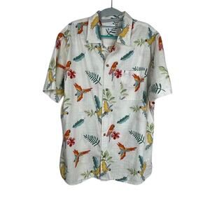 True Craft men's Hawaiian short sleeve parrot button down.